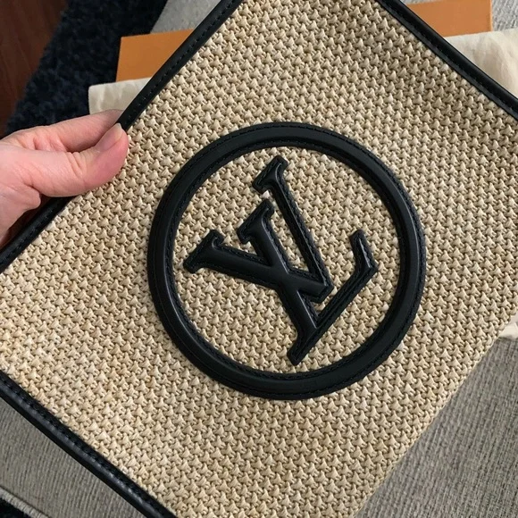 Louis Vuitton Toiletry raffia pouch on chain bag - Picture 10 of 12